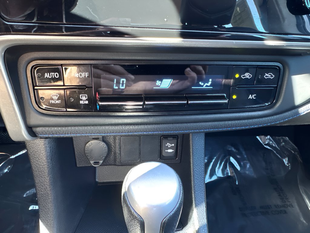 Used 2019 Toyota Corolla SE FWD image 18