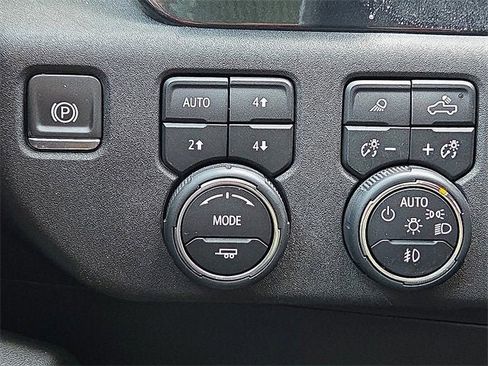 Certified 2024 Chevrolet Silverado 1500 High Country w/ Technology Package image 21