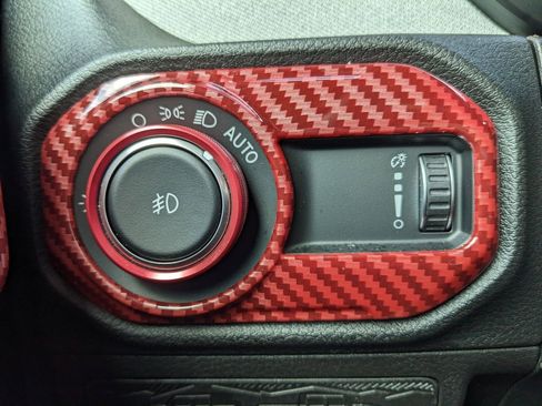 Used 2025 Jeep Wrangler Willys image 49