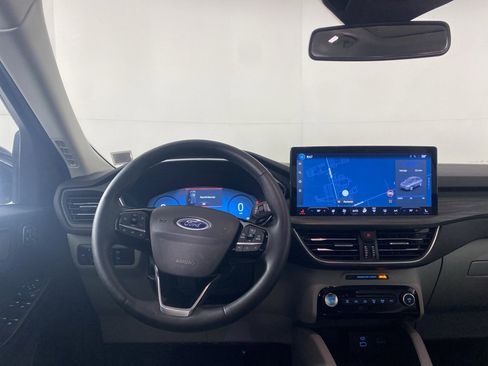 Used 2023 Ford Escape Platinum w/ Premium Technology Package image 16