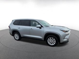 Used 2025 Toyota Grand Highlander FWD video 2