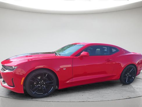Used 2019 Chevrolet Camaro LT RWD image 10