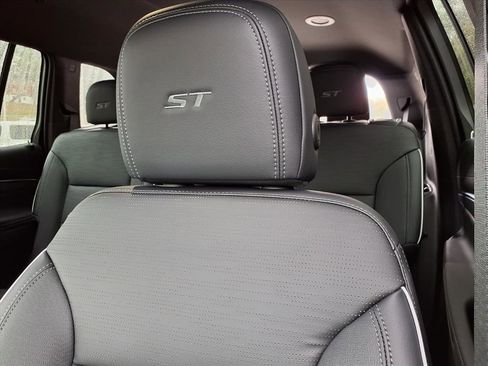 New 2026 Buick Enclave Sport Touring w/ LPO, Floor Liner Package image 17