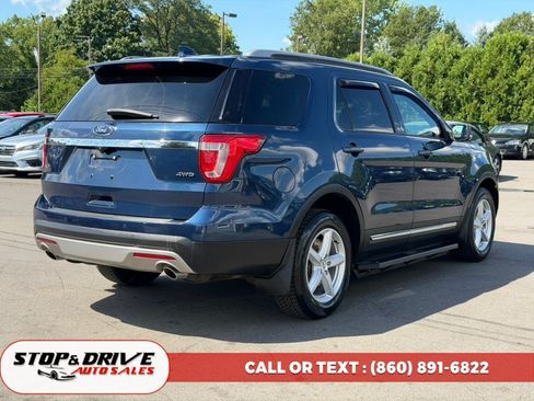 Used 2017 Ford Explorer XLT w/ Equipment Group 202A AWD/4WD image 5