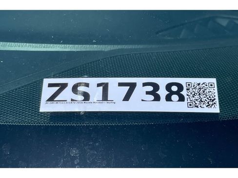Used 2016 MAZDA MAZDA3 i Touring w/ Popular Equipment Package FWD image 4