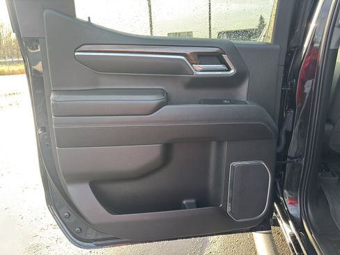 Used 2022 Chevrolet Silverado 1500 LT Trail Boss w/ LPO, Dark Essentials Package image 17