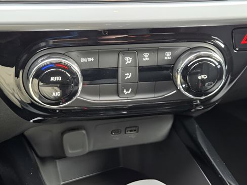 New 2026 Chevrolet Trax LT image 25