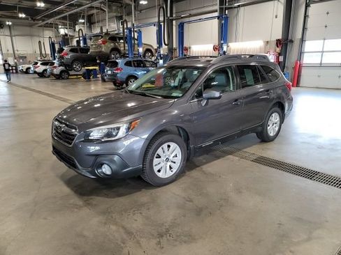 Used 2019 Subaru Outback 2.5i Premium AWD/4WD image 3
