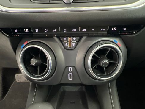 Used 2023 Chevrolet Blazer LT w/ Convenience Package FWD image 16
