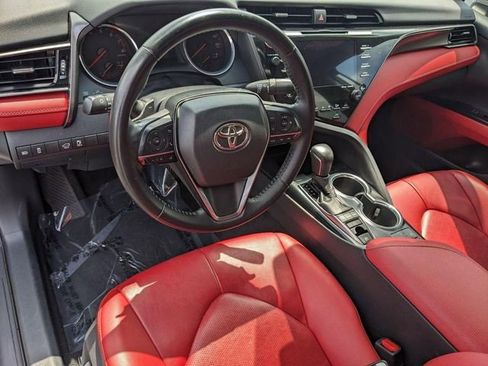 Used 2020 Toyota Camry XSE FWD image 11