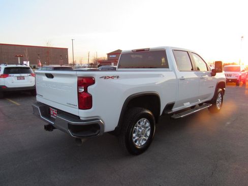Used 2021 Chevrolet Silverado 2500 LT w/ Z71 Off-Road Package image 6