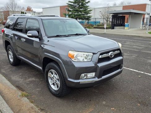 Used 2011 Toyota 4Runner SR5 AWD/4WD image 3