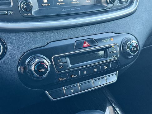 Used 2019 Kia Sorento EX image 14