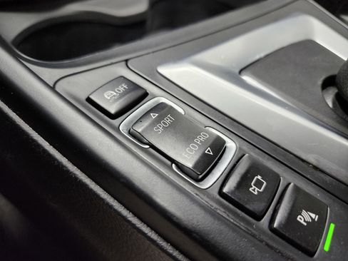 Used 2016 BMW 330e image 10