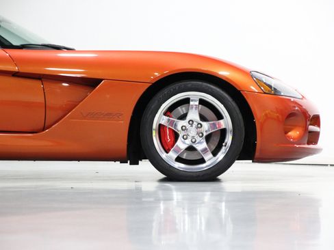 Used 2005 Dodge Viper SRT-10 w/ Copperhead Edition Group RWD image 24