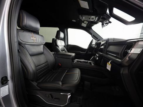 Used 2024 Ford F450 Platinum w/ FX4 Off-Road Package image 11