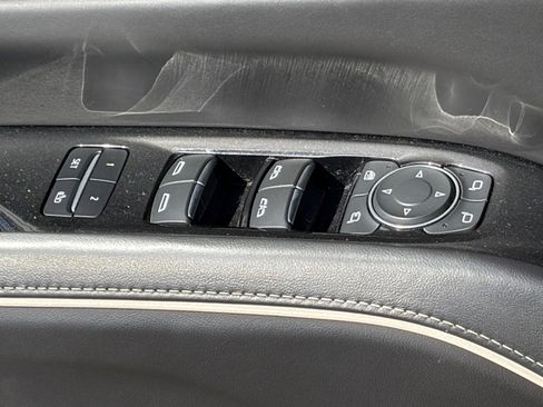 Used 2022 Cadillac Escalade Sport Platinum w/ LPO, ONYX Package AWD/4WD image 20