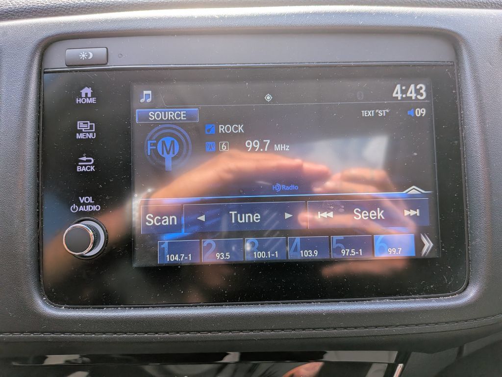 Used 2022 Honda HR-V EX image 16