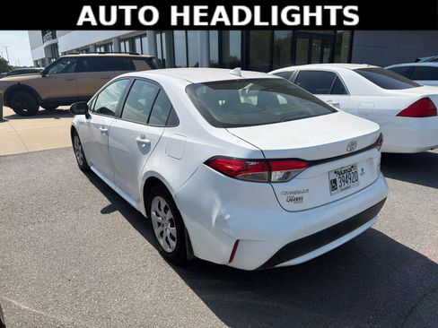 Used 2021 Toyota Corolla LE FWD image 5