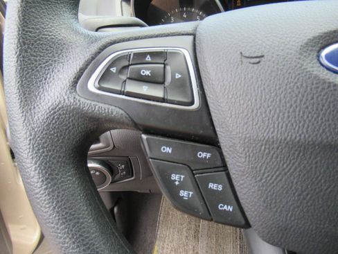 Used 2018 Ford Focus SE FWD image 22