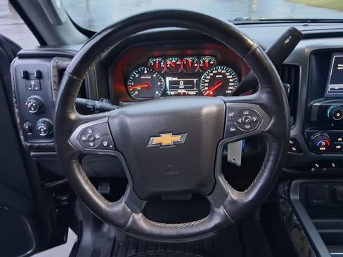 Used 2016 Chevrolet Silverado 1500 LTZ Z71 w/ Realtree Edition image 16