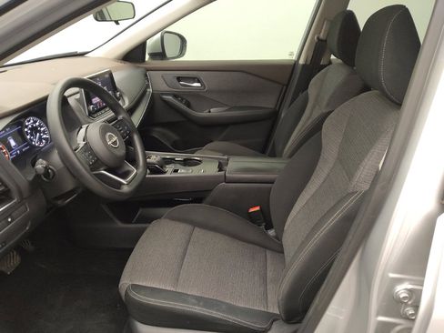 Used 2022 Nissan Rogue SV image 17