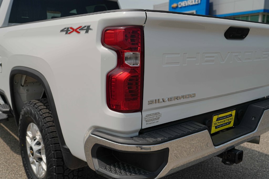 Used 2025 Chevrolet Silverado 2500 LT w/ Convenience Package AWD/4WD image 10