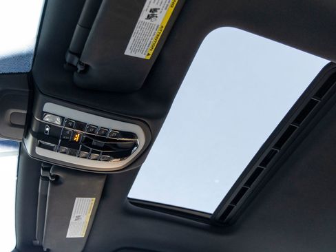 Used 2016 Porsche Cayenne image 28