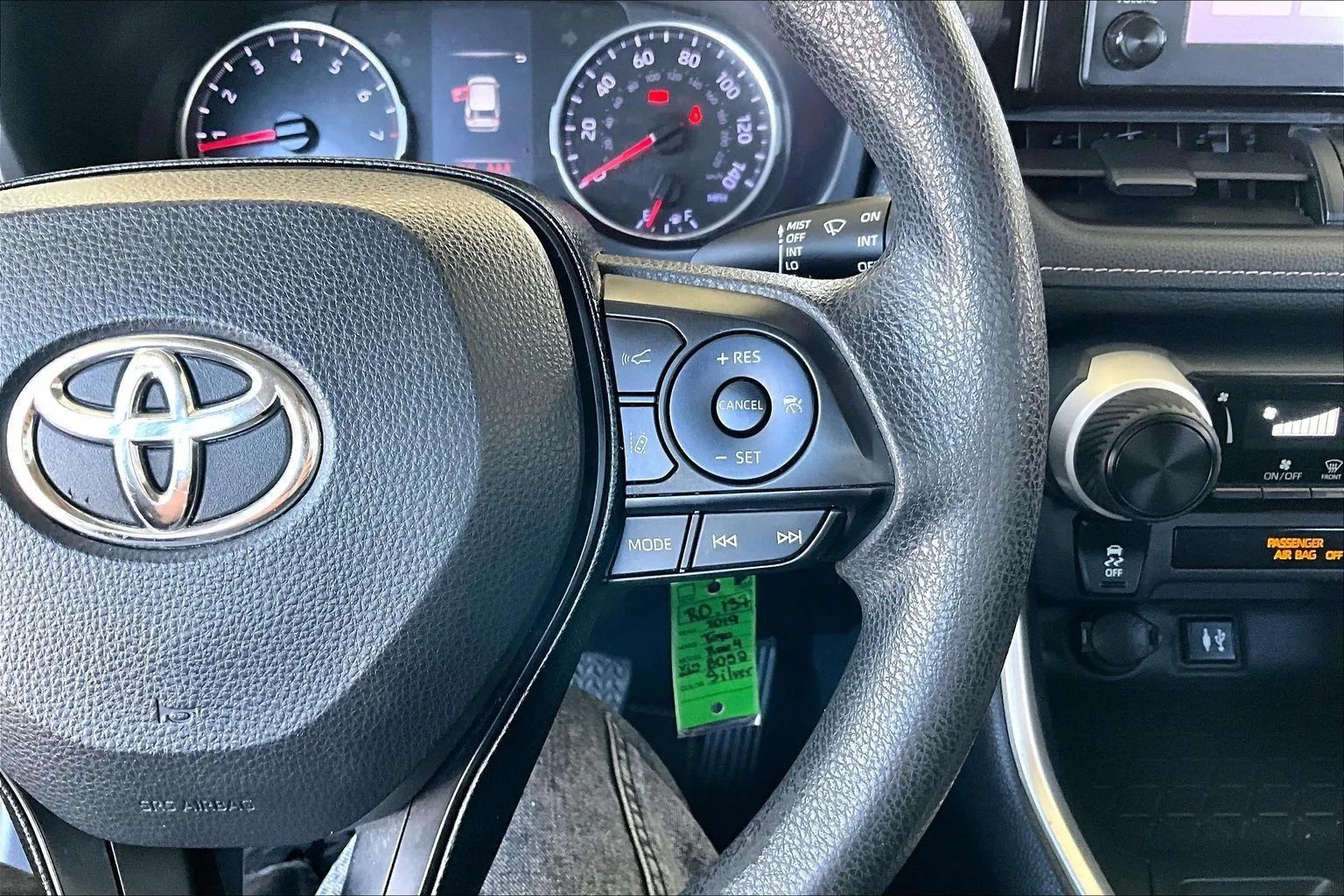 Used 2019 Toyota RAV4 LE FWD image 11