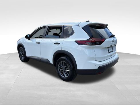 Certified 2024 Nissan Rogue S FWD image 5