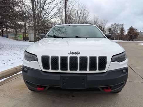 Used 2020 Jeep Cherokee Trailhawk image 2