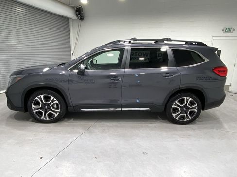 Used 2023 Subaru Ascent Limited w/ Technology Package AWD/4WD image 5