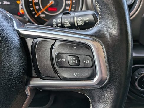 Used 2018 Jeep Wrangler Unlimited Sahara w/ LED Lighting Group AWD/4WD image 22