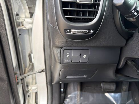 Used 2019 Kia Soul image 18