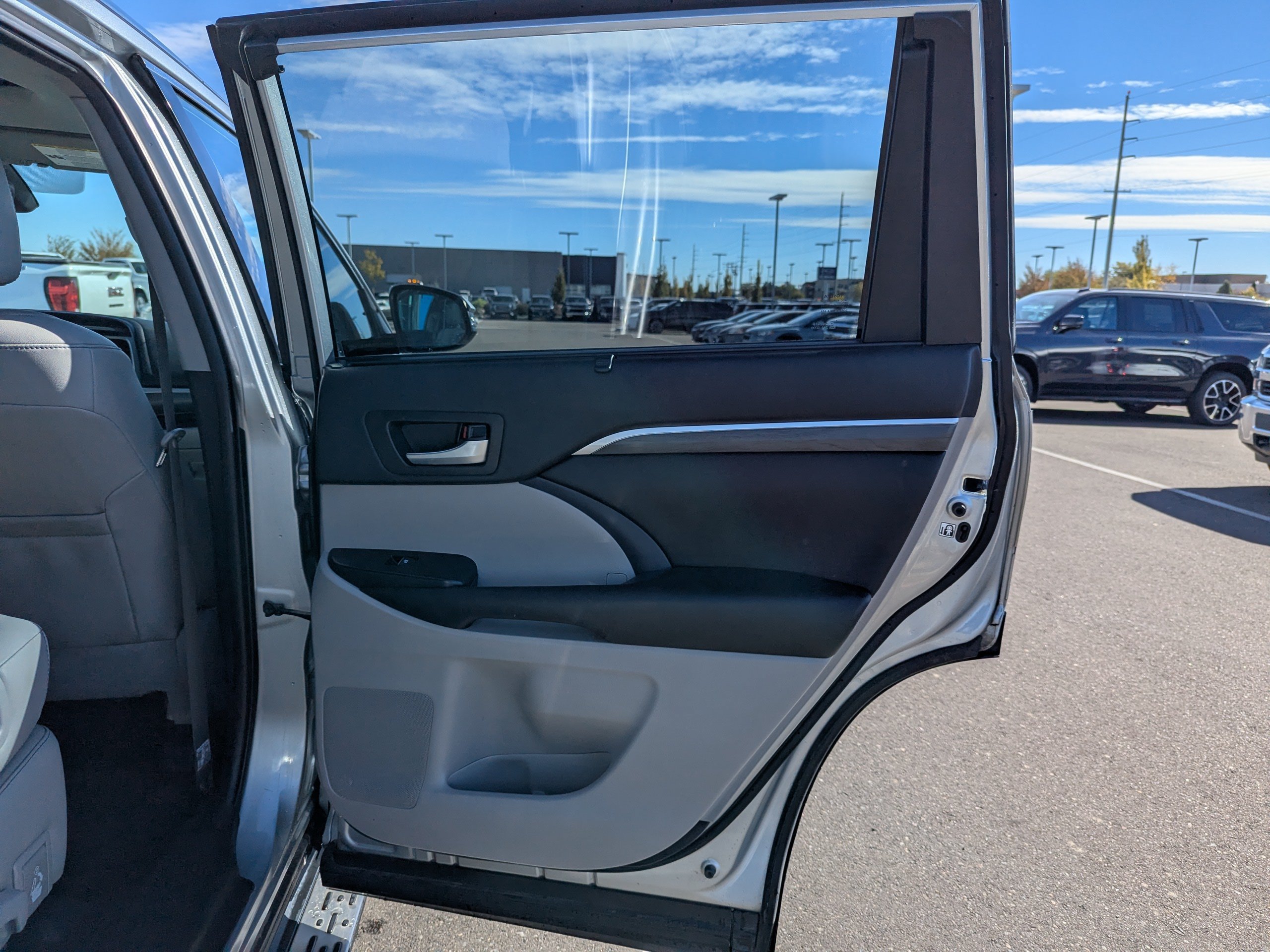 Used 2019 Toyota Highlander Limited AWD/4WD image 38
