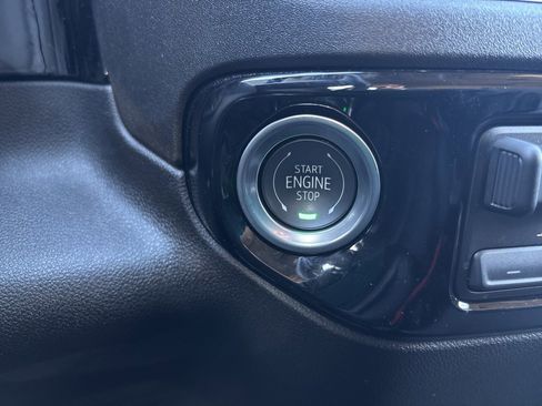 Used 2025 GMC Sierra 1500 Elevation image 28