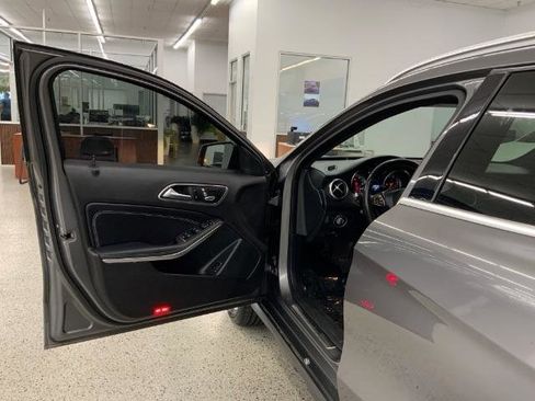 Used 2018 Mercedes-Benz GLA 250 4MATIC image 27
