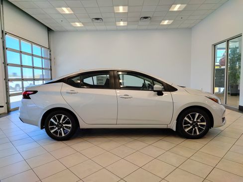 New 2025 Nissan Versa SV w/ Trunk Package FWD image 2