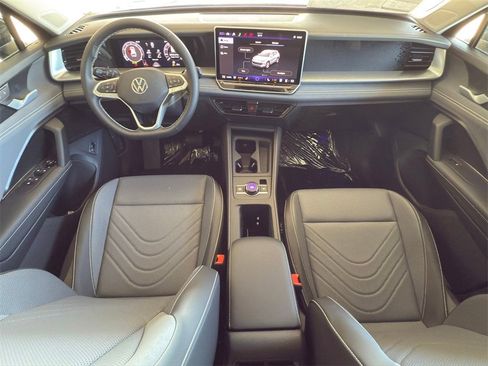 New 2026 Volkswagen Tiguan SE image 21