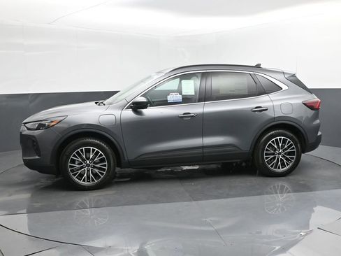 New 2025 Ford Escape SE w/ PHEV Premium Package image 2