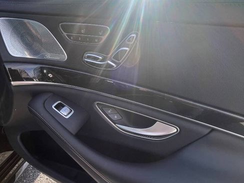Used 2015 Mercedes-Benz S 550 Sedan image 15