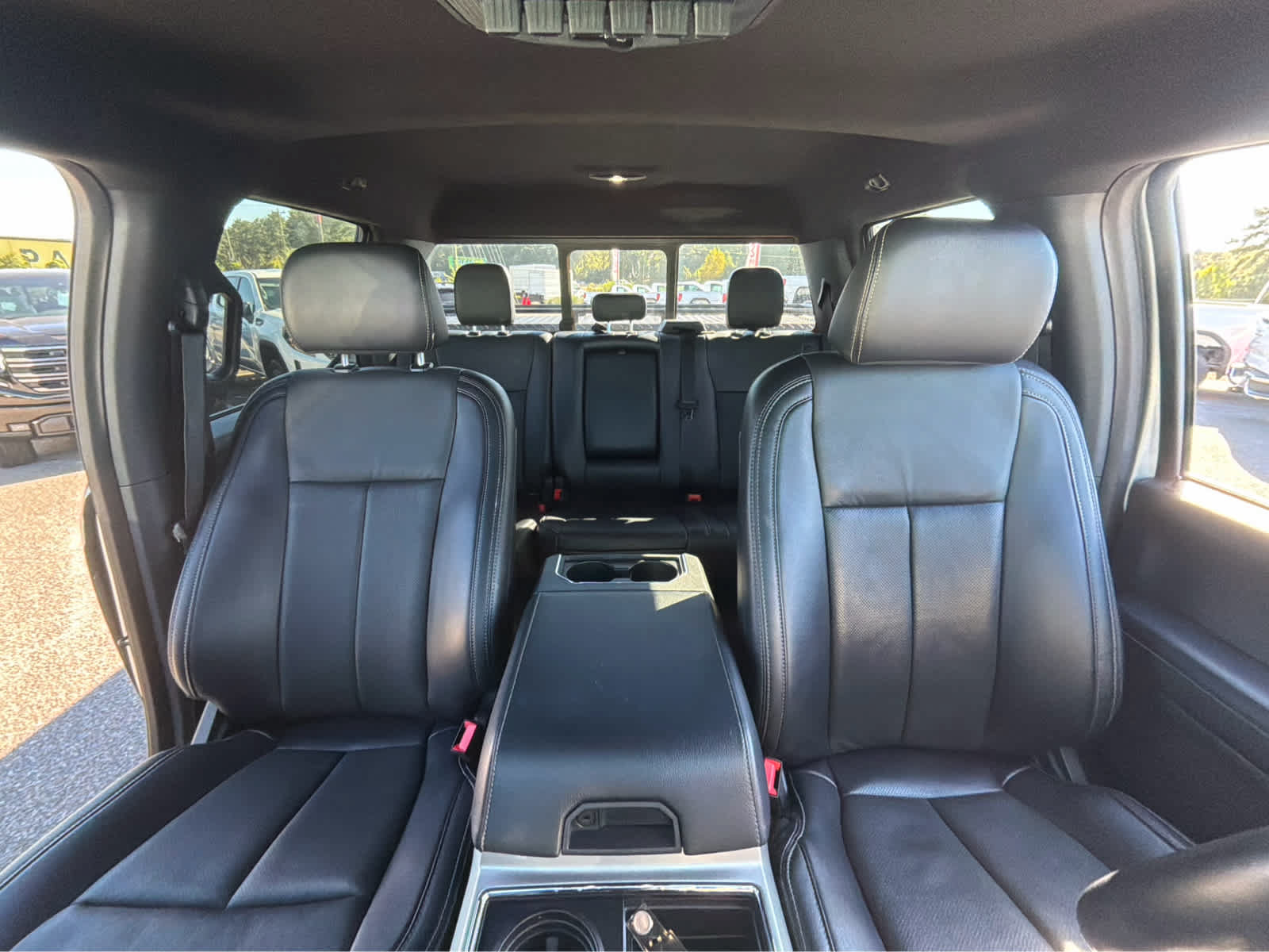 Used 2022 Ford F250 Lariat w/ Lariat Ultimate Package AWD/4WD image 26