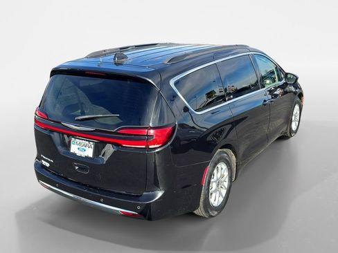 Used 2022 Chrysler Pacifica Touring-L image 25