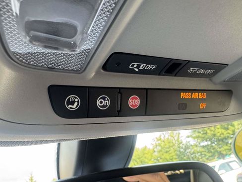 Used 2019 GMC Terrain SLT w/ Preferred Package AWD/4WD image 37