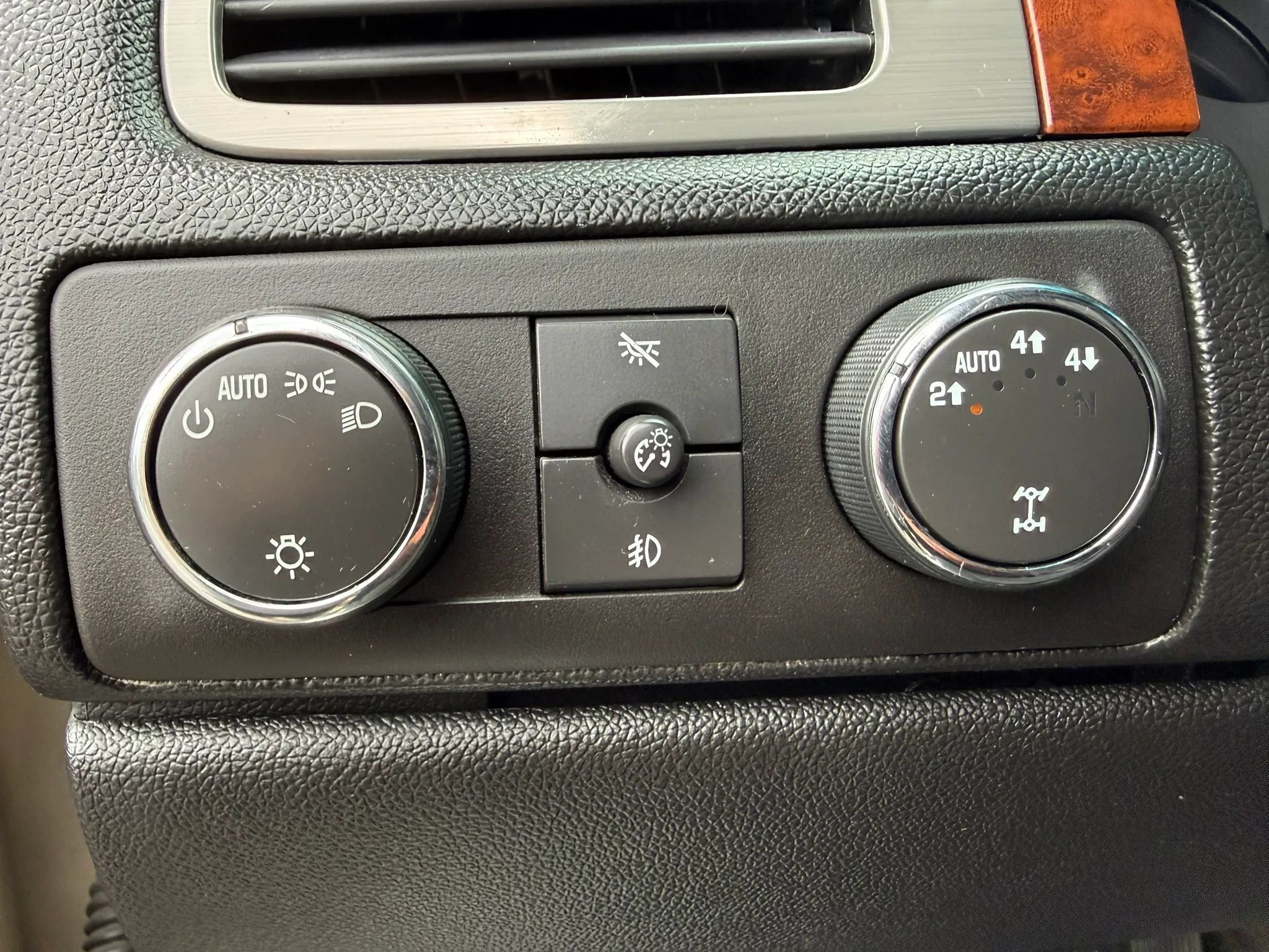 Used 2008 Chevrolet Avalanche LT AWD/4WD image 29