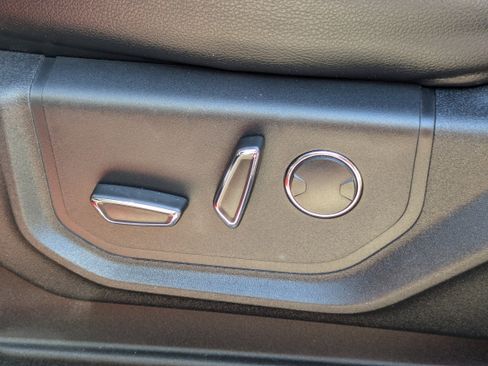 Used 2019 Ford F250 Lariat w/ Lariat Value Package image 11