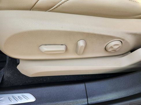 Used 2020 Buick Envision Essence image 27