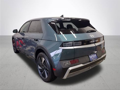 New 2026 Hyundai Ioniq 5 SE image 5