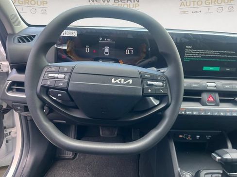 New 2026 Kia K4 FWD image 12