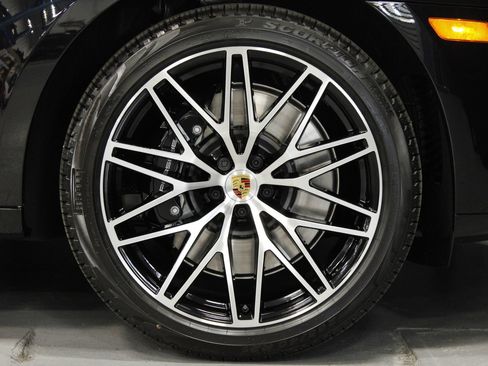 New 2026 Porsche Macan GTS AWD/4WD image 9